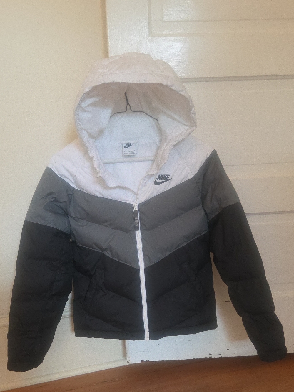 Nike Kids Colorblock Hooded Puffer Jacket — White, Gray & Black